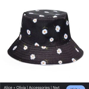 Alice + Olivia Cute bucket hat